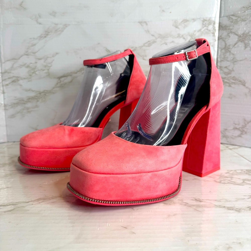 Gianni Bini OTTENโ Suede Ankle Strap Platform Pumps Size 9.5 M barbiecore cute